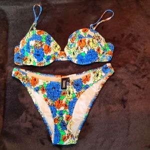 Triangl Vince Azure Floral